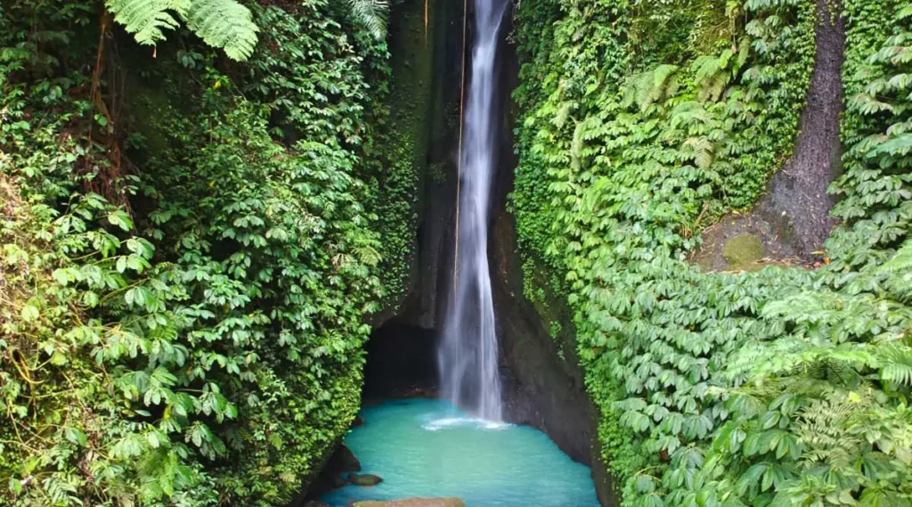 Pesona Keindahan Air Terjun Leke-Leke di daerah Pulau Bali