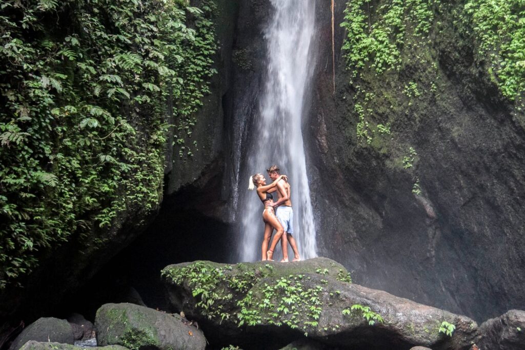 Pesona Keindahan Air Terjun Leke-Leke di daerah Pulau Bali