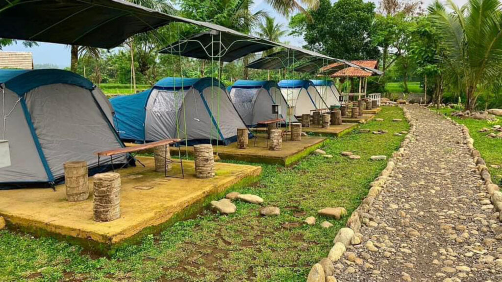 Seru Banget! Rasakan Sensasi Berkemah di Kampung Ikan Lembah Tanjung Subang