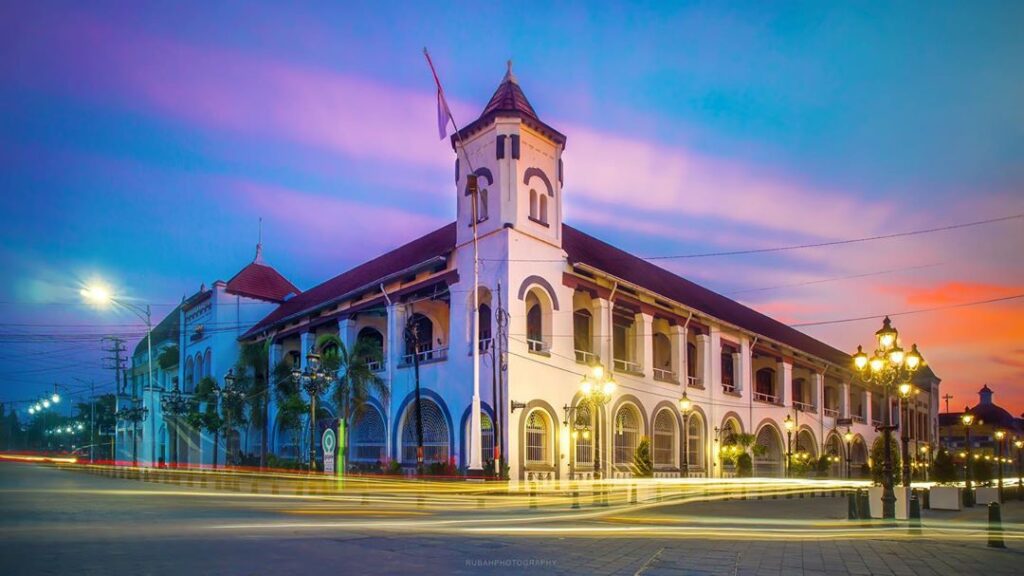Kawasan Kota Lama Semarang Jadi Destinasi War Takjil Masa Kini