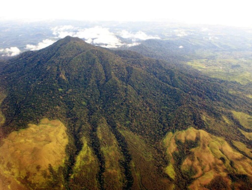 Berani Naik? Keindahan Puncak Gunung Seulawah Agam Ini Tak Main Main