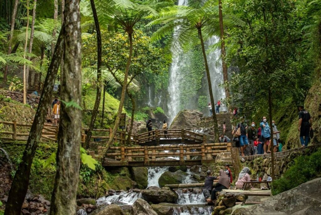 Air Terjun Jumog di Karanganyar, Surga Tersembunyi yang Bikin Pengunjung Tak Mau Pulang!
