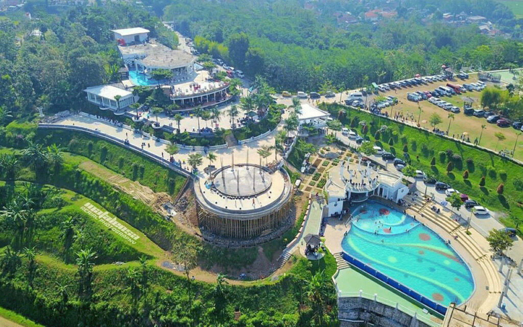 Bak Negeri di Atas Awan! Eling Bening Jadi Destinasi Favorit di Semarang