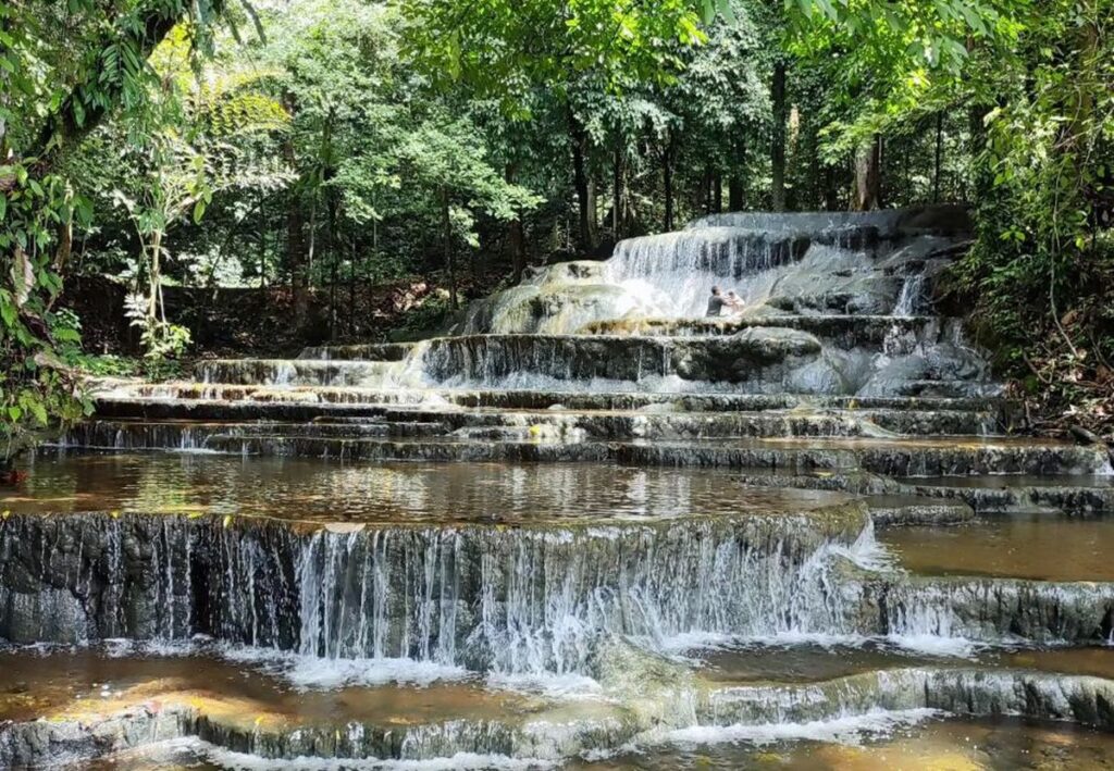 Air Terjun Semolon, Oase Tersembunyi di Pedalaman Hutan Kaltara