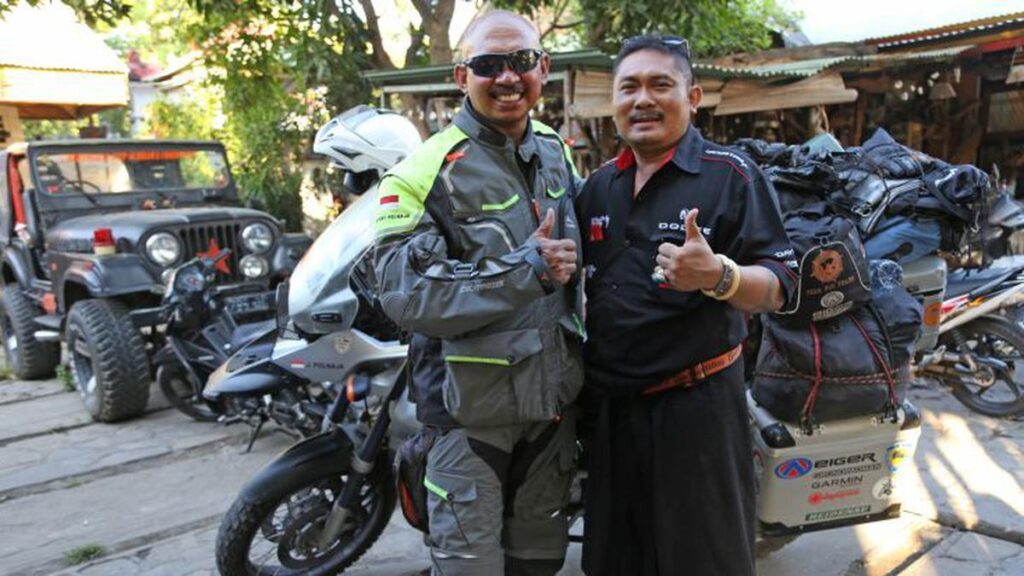 Nekat Umroh Naik Motor? Segini Biaya yang Harus Kamu Siapkan!