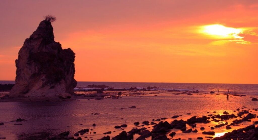 Tren Wisata Baru! Sunset Cantik di Tanjung Layar Putih Makassar
