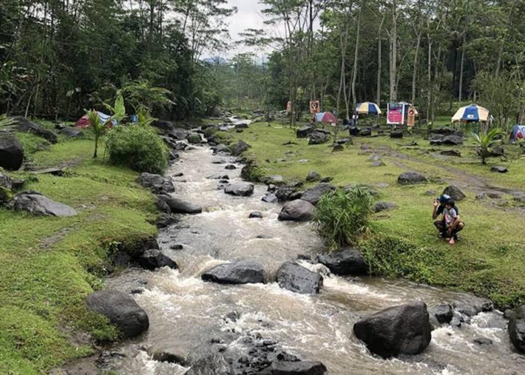 Hidden Gem Jogja! Ledok Sambi Ecopark, Sungai Jernih dan Suasana Alam yang Menenangkan!