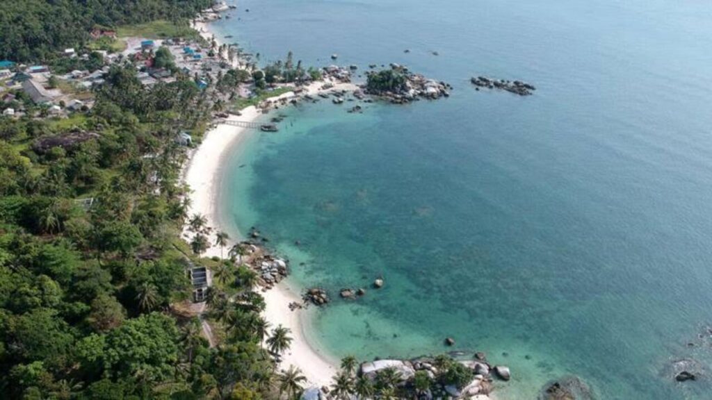 Pulau Berhala, ‘Berlian’ Tersembunyi di Tanah Bertuah yang Bikin Wisatawan Tak Percaya dengan Keindahannya!