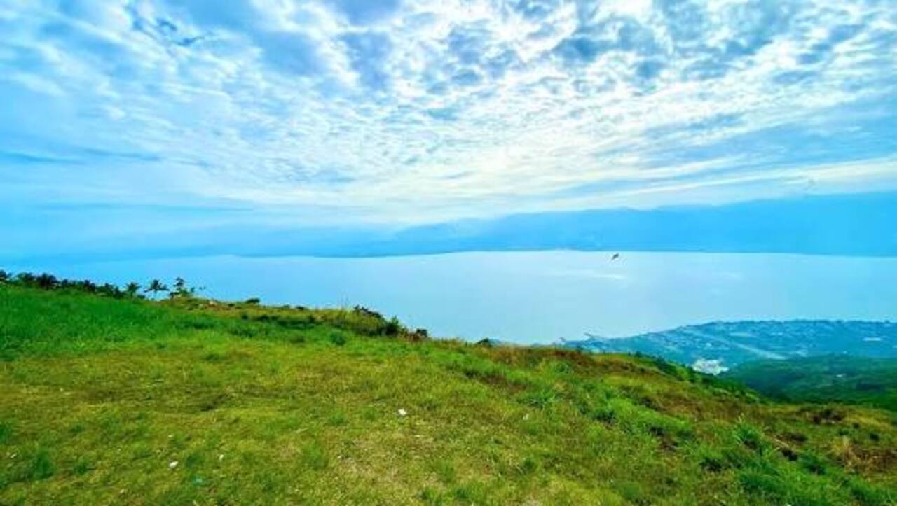 Puncak Salena Mendadak Ramai, Wisatawan Berburu Spot Foto Spektakuler